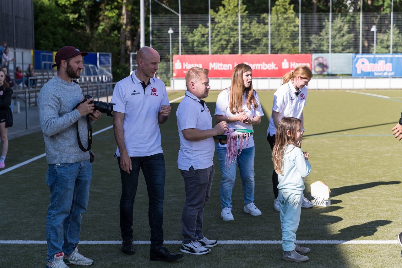 Bild 115 - wBJ Lotto Pokal Finale  Eimsbuetteler TV - Hamburger SV : Ergebnis: 0:3